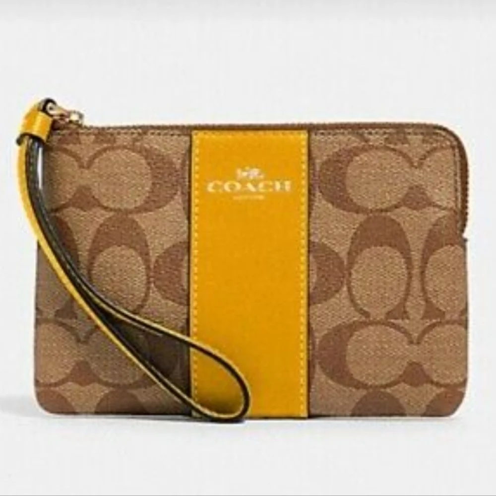 NWOT Coach Corner Zip Wristlet Signature Canvas